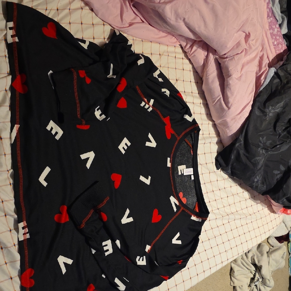 Black Heart & Letter Print Long Sleeve Top